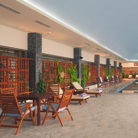 Taj Theog Resort & Spa Shimla Exterior foto