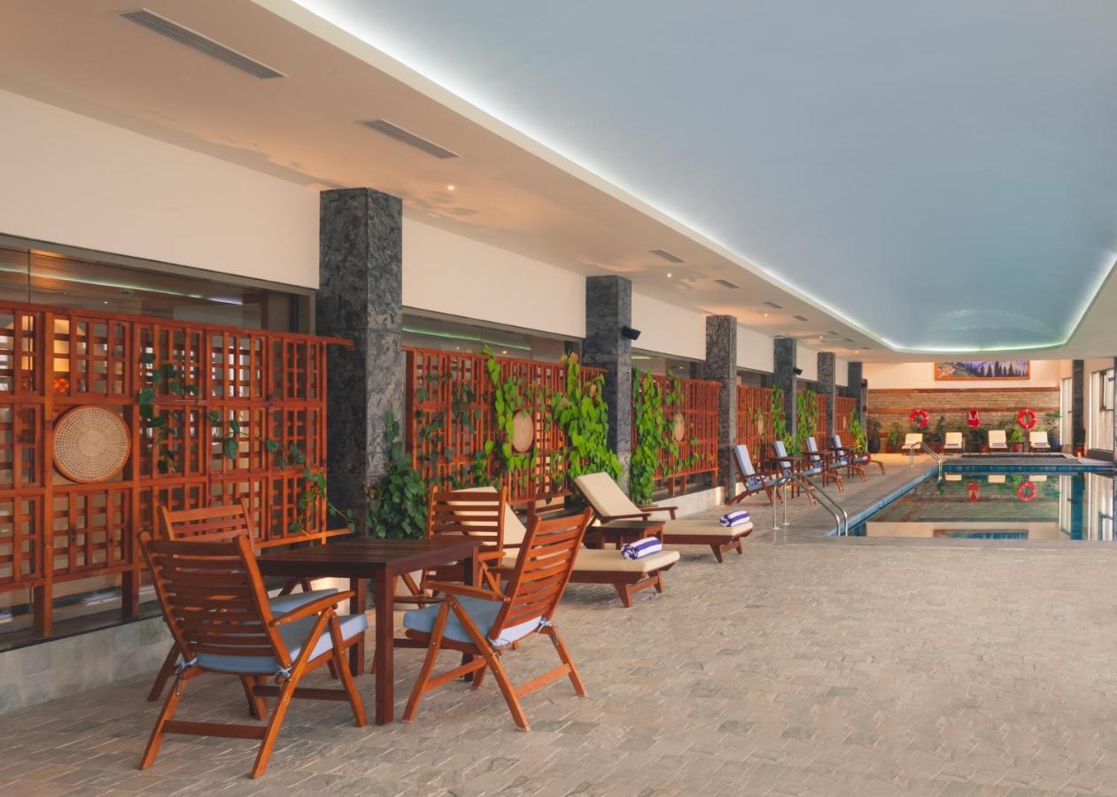 Taj Theog Resort & Spa Shimla Exterior foto